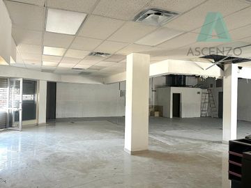 Renta de Local Comercial en Planta Baja | Plaza San Agustín, Augal