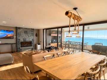 Exclusivo departamento de lujo en primera línea del Lago Villarrica