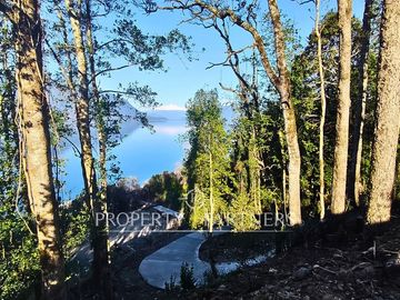 Exclusivo proyecto de solo 10 sitios con orilla de lago en Panguipulli