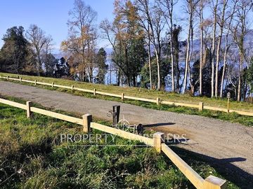 Exclusivo proyecto de solo 10 sitios con orilla de lago en Panguipulli