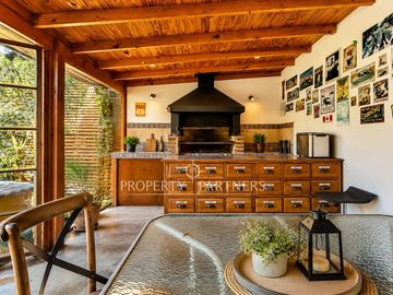 Cómoda casa cercana a colegios y excelente conectividad, San Carlos de Apoquindo