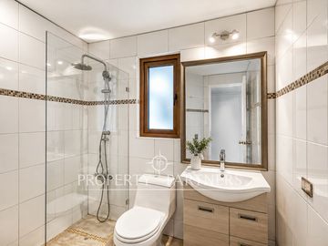 Cómoda casa cercana a colegios y excelente conectividad, San Carlos de Apoquindo
