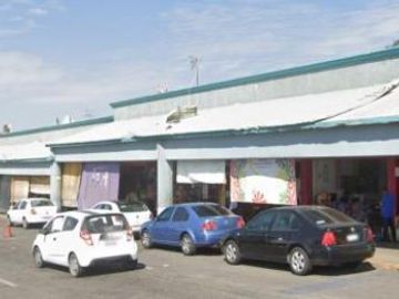 Venta de Local Plaza Comercial en Cuesta Bonita