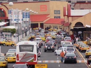 Venta de Local Plaza Comercial en Cuesta Bonita