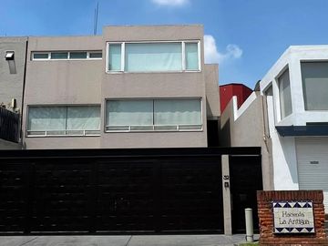 Casa en Renta- Hacienda de las Palmas, Interlomas | Amueblada