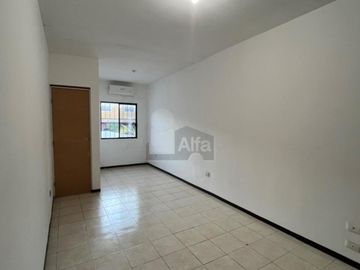 Casa sola en renta en Real de Cumbres, Monterrey, Nuevo León
