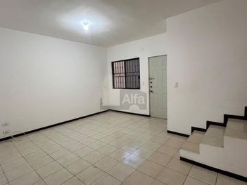 Casa sola en renta en Real de Cumbres, Monterrey, Nuevo León