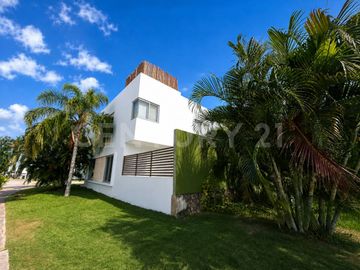 Casa en Venta en Residencial Aqua - Avenida Huayacán, Cancún