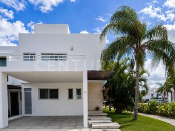 Casa en Venta en Residencial Aqua - Avenida Huayacán, Cancún