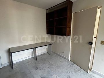 CASA EN VENTA EN COL. LAS PUENTES 14 SECTOR EN SAN NICOLAS DE LOS GARZA