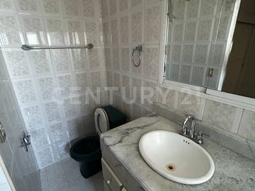 CASA EN VENTA EN COL. LAS PUENTES 14 SECTOR EN SAN NICOLAS DE LOS GARZA