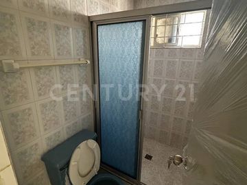 CASA EN VENTA EN COL. LAS PUENTES 14 SECTOR EN SAN NICOLAS DE LOS GARZA