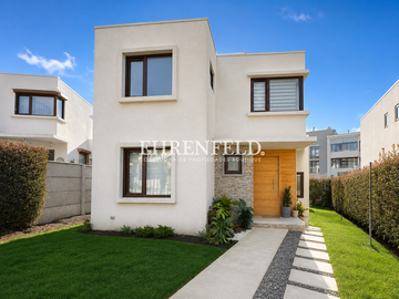 Laderas de Montemar, Concón. Casa con excelente distribución.