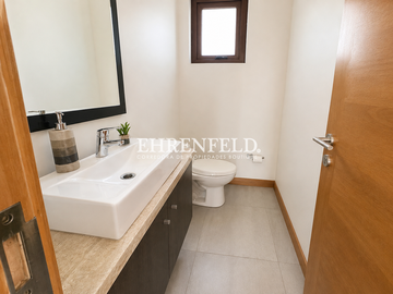Laderas de Montemar, Concón. Casa con excelente distribución.