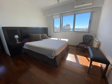 VENTA: Departamento de tres dormitorios con vista al río y amenities en Quinquela Bajo