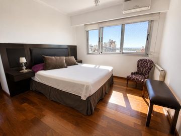 VENTA: Departamento de tres dormitorios con vista al río y amenities en Quinquela Bajo