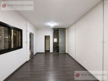 Depósito - Galpón  de 766 m2 en Parque Chacabuco - VENTA / ALQUILER