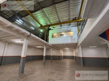 Depósito - Galpón  de 766 m2 en Parque Chacabuco - VENTA / ALQUILER