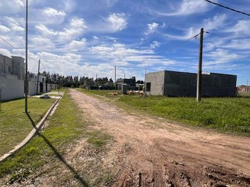 Barrio Don Guido 139 y 509, lotes en venta 655m2
