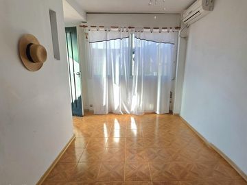 Carrasco 582: IMPECABLE PH 4amb.   patio   terraza (ideal 2 familias o un buen quincho/office)