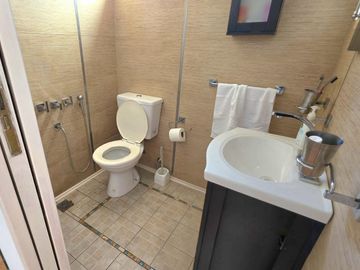 Carrasco 582: IMPECABLE PH 4amb.   patio   terraza (ideal 2 familias o un buen quincho/office)