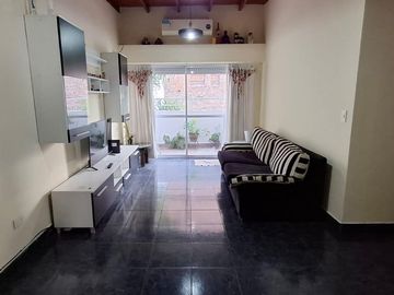 DEPARTAMENTO 4 AMBIENTES CON BALCÓN!!