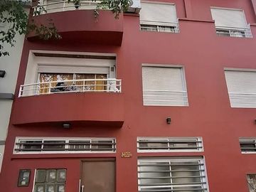 DEPARTAMENTO 4 AMBIENTES CON BALCÓN!!