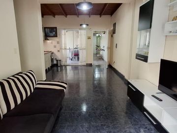DEPARTAMENTO 4 AMBIENTES CON BALCÓN!!