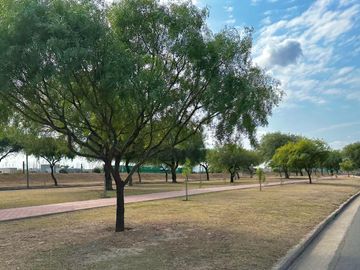 Siete Soles ALQARIAS 3 - Terreno 600m2, Central, fondo espacio verde!