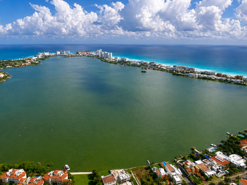Venta de Departamento Amueblado en Isla Dorada, Cancún