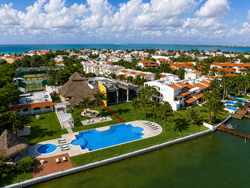 Venta de Departamento Amueblado en Isla Dorada, Cancún