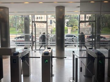 Oficina en Las Cañitas (A partir del 1 de Julio)