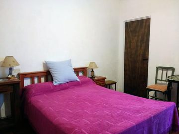Casa amplia en esquina, multiples usos