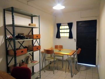 Casa amplia en esquina, multiples usos