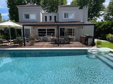 Casa en Venta 6 Ambientes en Ayres de Pilar