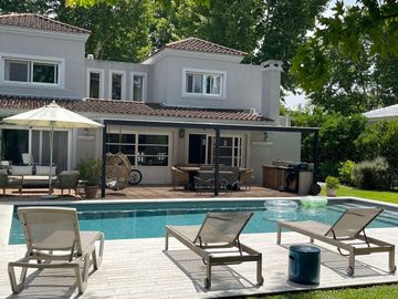 Casa en Venta 6 Ambientes en Ayres de Pilar
