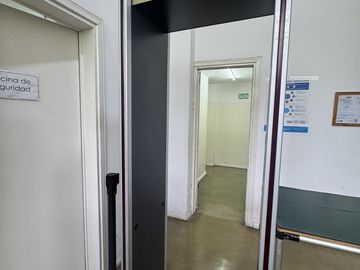 VENTA DE GALPON DE 2,475 M2 CON OFICINAS EN PARQUE PATRICIOS - DISTRITO TECNOLOGICO