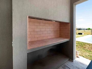 VENTA CASA SAN SEBASTIAN AREA 10 PILAR 5 AMBIENTES