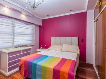 Venta de Casa en Villa Lugano Zona Marista - 4 dormitorios - quincho con pileta