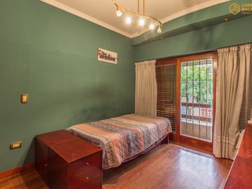 Venta de Casa en Villa Lugano Zona Marista - 4 dormitorios - quincho con pileta