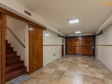 Venta de Casa en Villa Lugano Zona Marista - 4 dormitorios - quincho con pileta