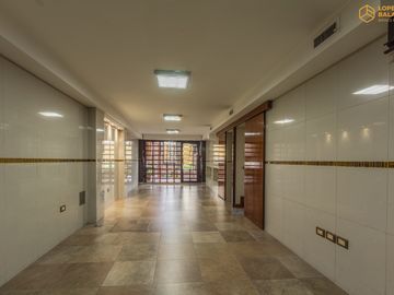 Venta de Casa en Villa Lugano Zona Marista - 4 dormitorios - quincho con pileta