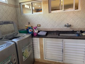 Venta de Casa en Villa Lugano Zona Marista - 4 dormitorios - quincho con pileta