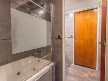 Venta de Casa en Villa Lugano Zona Marista - 4 dormitorios - quincho con pileta