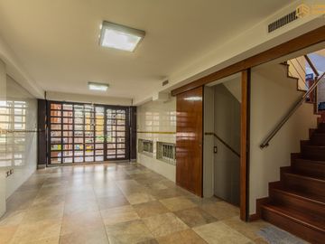 Venta de Casa en Villa Lugano Zona Marista - 4 dormitorios - quincho con pileta