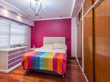 Venta de Casa en Villa Lugano Zona Marista - 4 dormitorios - quincho con pileta