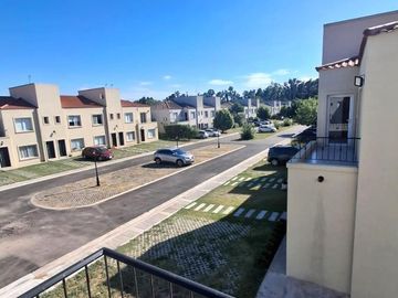 VENTA DUPLEX, 4 AMBIENTES CON PATIO Y PARRILLA, La Angélica, Pilar