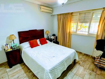 Casa 3 amb en Morón con parque, terraza y precio único, oportunidad de mercado   opción lote lindero