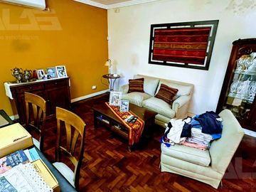 Casa 3 amb en Morón con parque, terraza y precio único, oportunidad de mercado   opción lote lindero
