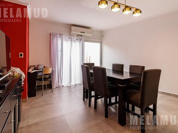 4 AMBIENTES / VENTA / FLORES CON PARRILLA PROPIA APTO CREDITO